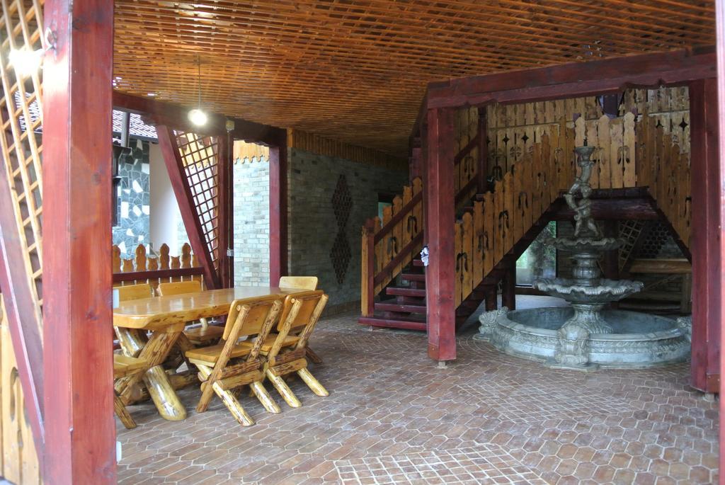 Pensiune Restaurant Piatra Craiului Dîmbovicioara Esterno foto