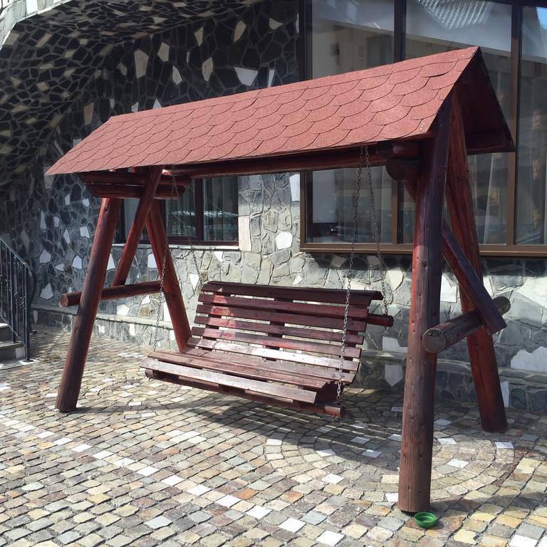 Pensiune Restaurant Piatra Craiului Dîmbovicioara Esterno foto
