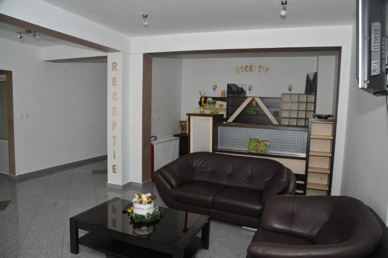 Pensiune Restaurant Piatra Craiului Dîmbovicioara Esterno foto